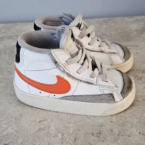 Nike Blazer Mid 77 Toddler Sneakers Size 6C White Orange Swoosh High Top Slip On